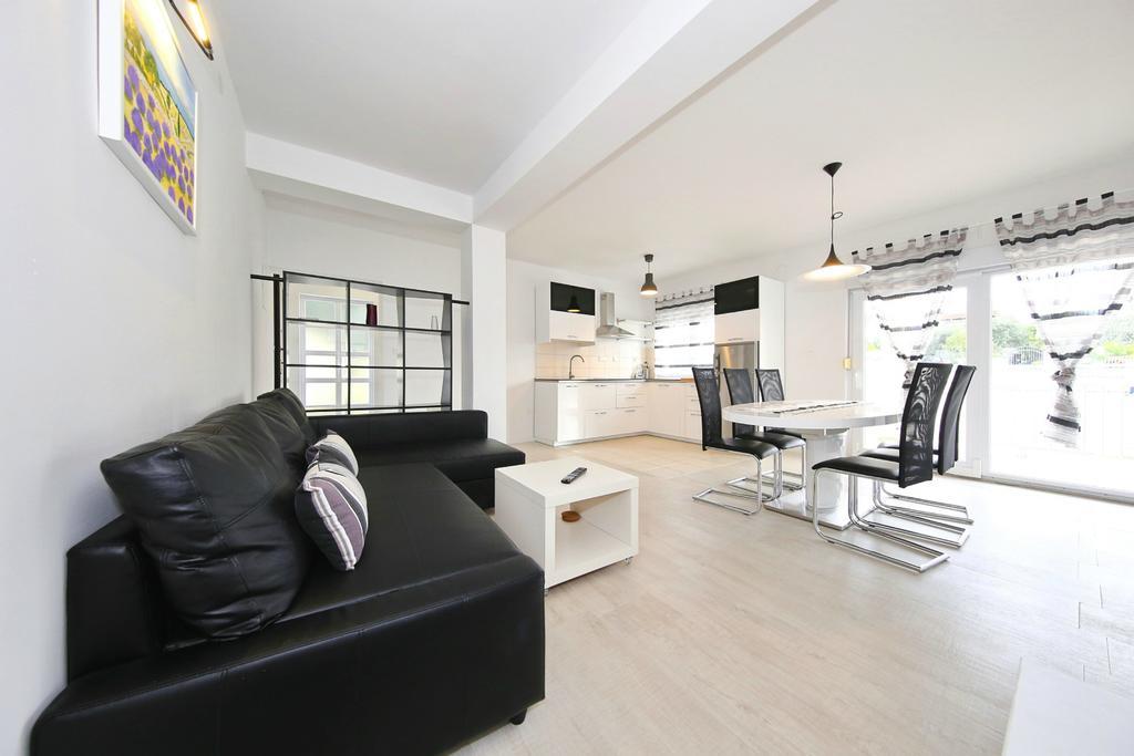 Apartments Matkovic Sveti Filip i Jakov Esterno foto