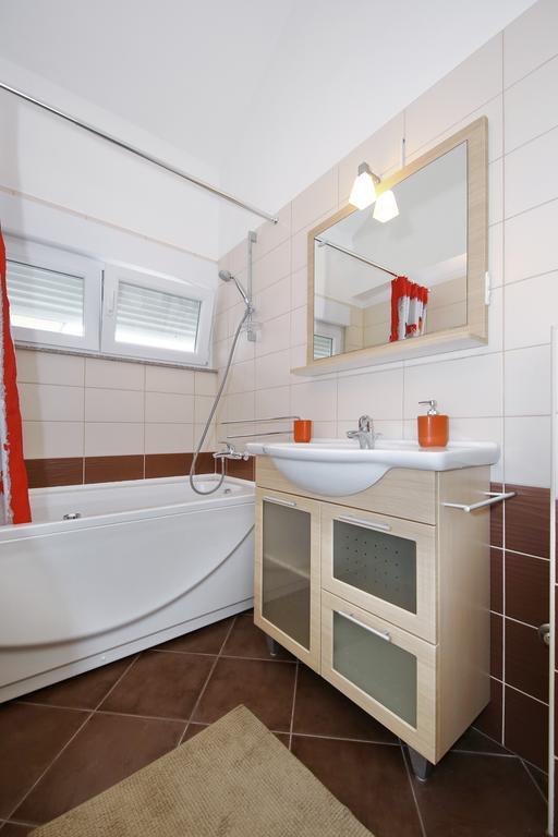 Apartments Matkovic Sveti Filip i Jakov Esterno foto
