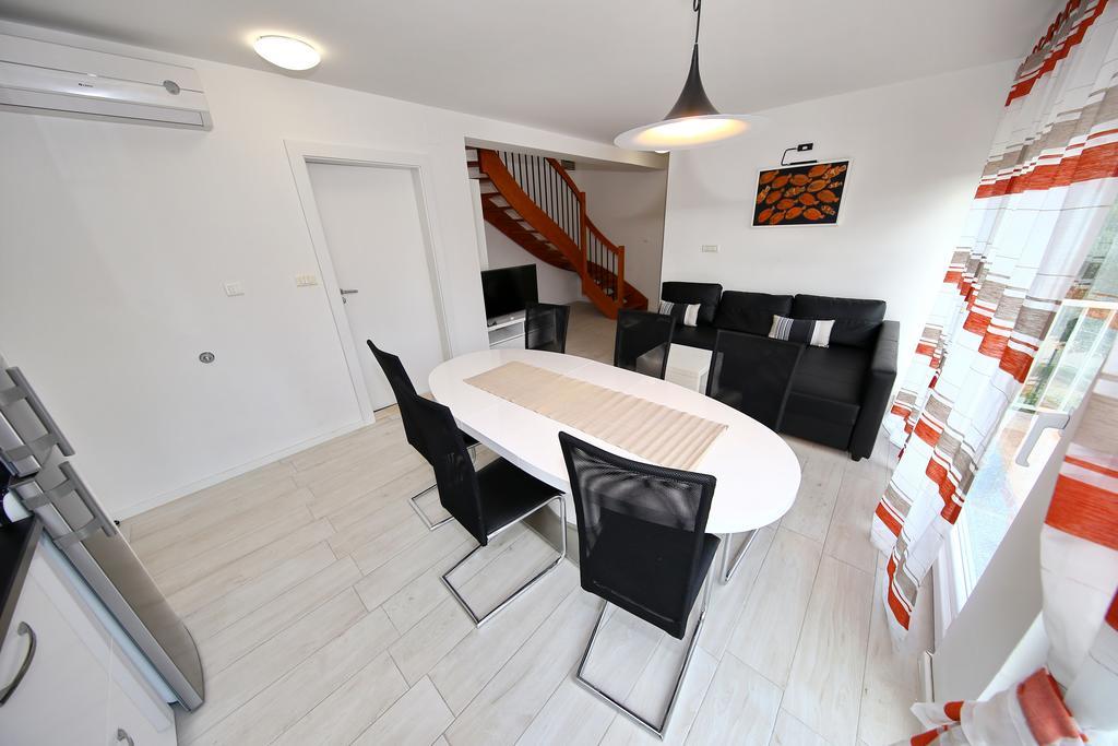 Apartments Matkovic Sveti Filip i Jakov Esterno foto
