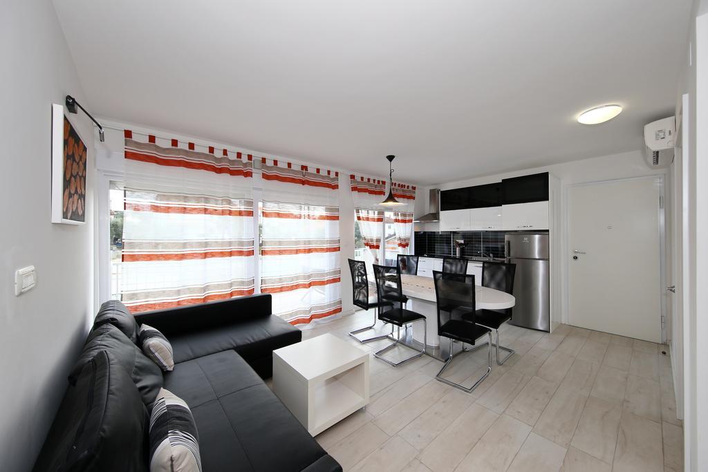 Apartments Matkovic Sveti Filip i Jakov Esterno foto