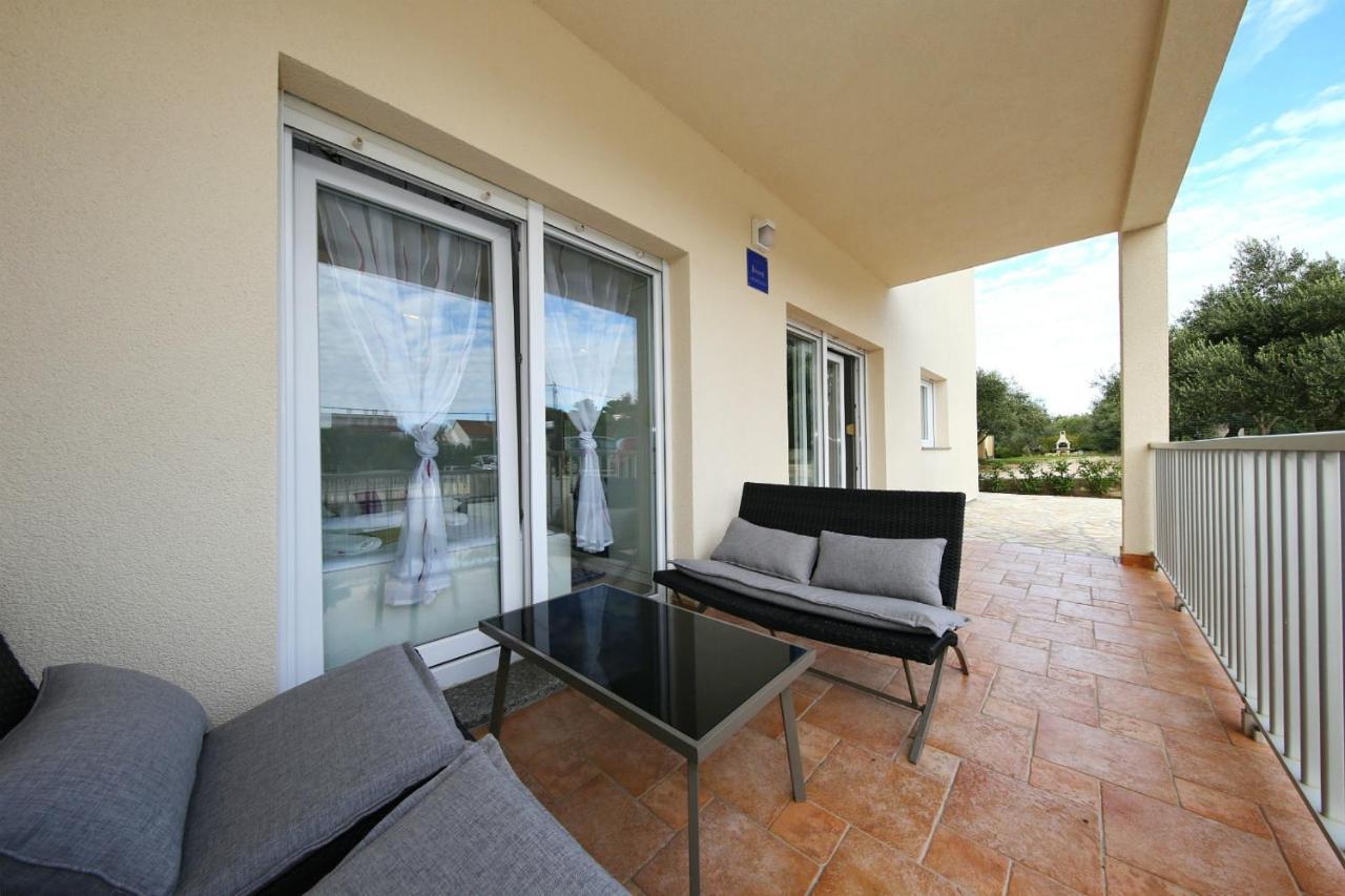 Apartments Matkovic Sveti Filip i Jakov Esterno foto